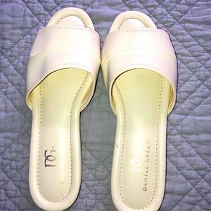 DG vintage cream slides